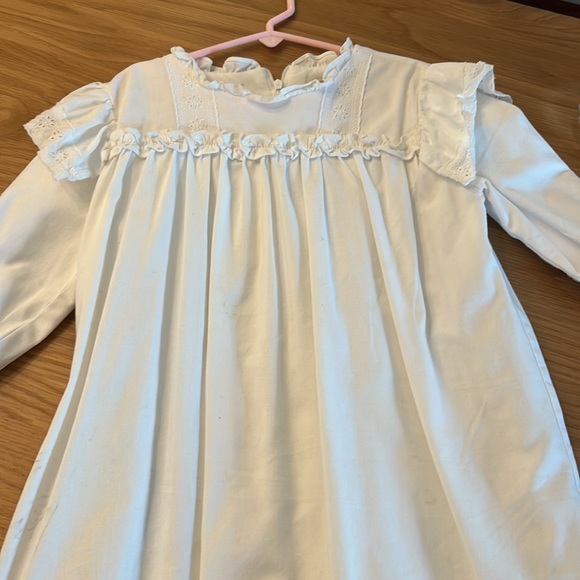 ONE CHILD beautiful high end  white boutique dress - Picture 2 of 5